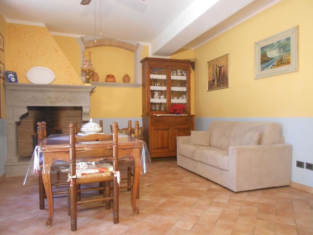 I Due Frassini Apartment Монтеспертоли Екстериор снимка