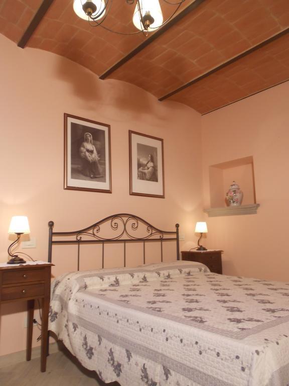 I Due Frassini Apartment Монтеспертоли Екстериор снимка