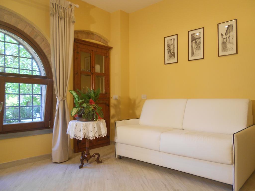 I Due Frassini Apartment Монтеспертоли Екстериор снимка