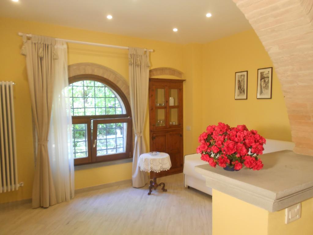 I Due Frassini Apartment Монтеспертоли Екстериор снимка