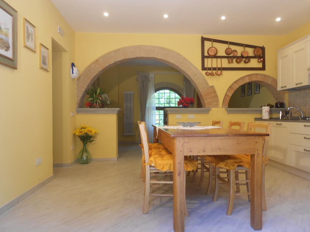 I Due Frassini Apartment Монтеспертоли Екстериор снимка